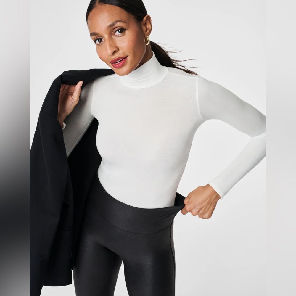 EUC SPANX Faux Leather Leggings in Black